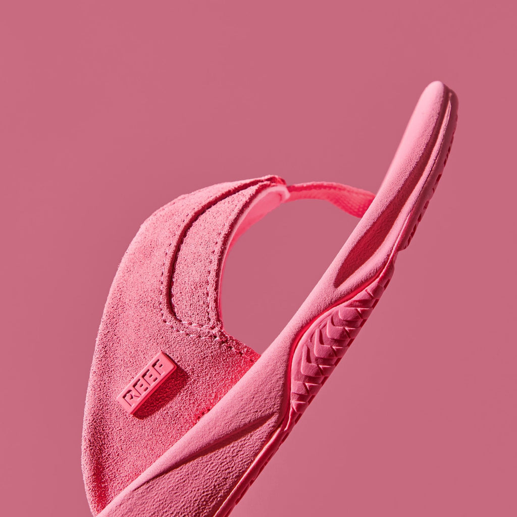 Fanning - Strawberry Suede