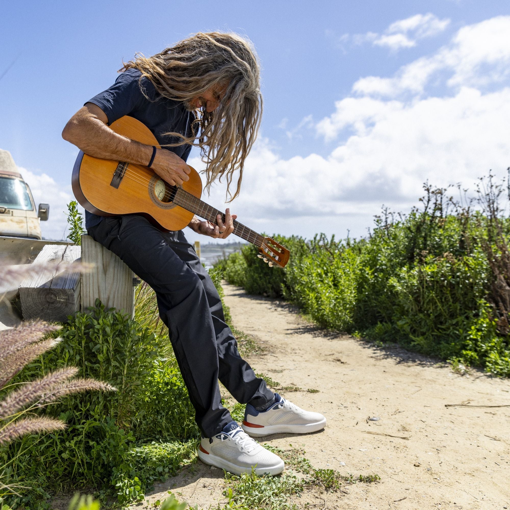 Shoreline Del Mar - Tan/White/Navy